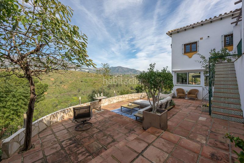 Foto f2718477-1a8d-4396-800d-8ffd71931a3e. Chalet dans urbanizacion loma del flamenco dans Mijas golf Mijas