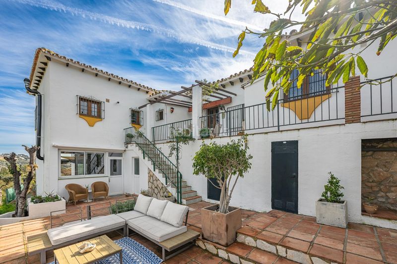 Foto f4124c20-dca4-4a90-a0c4-0071d9d8b21f. Chalet dans urbanizacion loma del flamenco dans Mijas golf Mijas