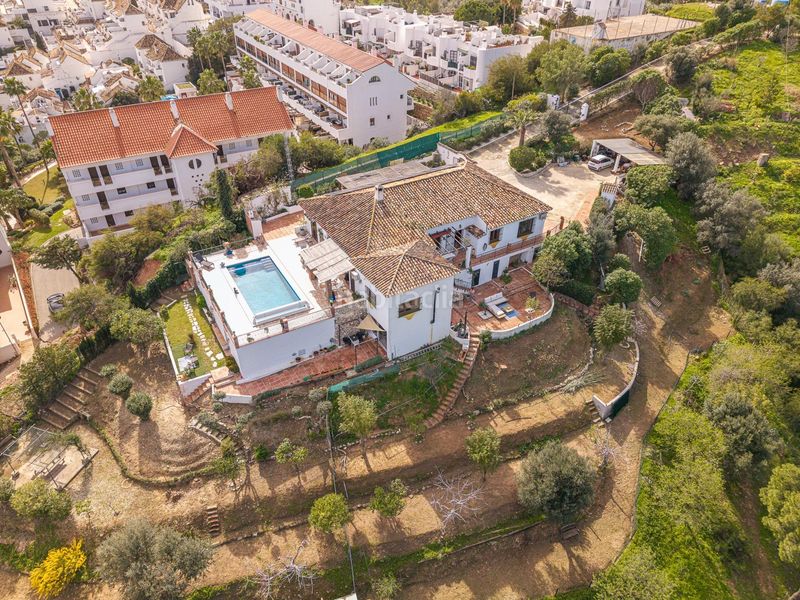 Foto fc9d68f7-d43b-43da-b90d-fe5c956033d2. Chalet dans urbanizacion loma del flamenco dans Mijas golf Mijas