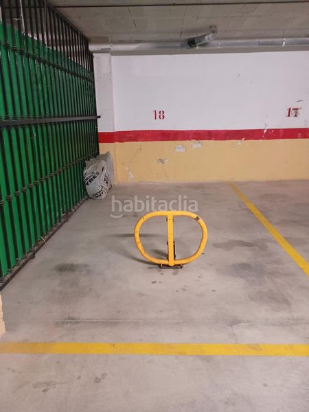 Foto bd9e24e2-808a-4190-83be-406bf6bc0f3c. Aparcament cotxe a calle yucas las 6 a Torreblanca del Sol Fuengirola