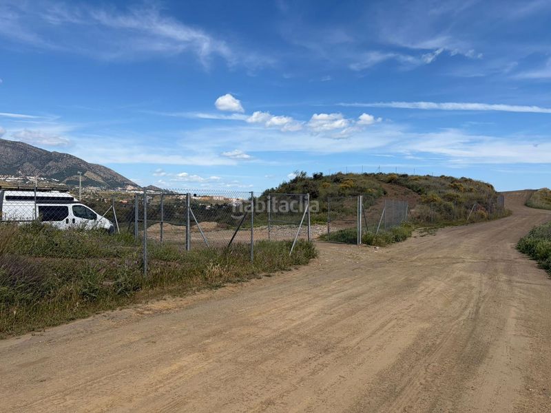 Foto 8e1e750e-4f3a-4826-adb9-86b65372d480. Finca rústica en Mijas 6 parcela rústica con casa de aperos, a tan solo minutos del centro de la ciudad y de la playa. con amplias vistas al mar y la monta en Mijas