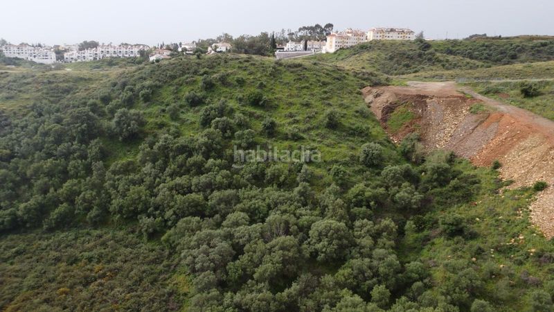 Foto d86973ca-5ed8-4719-8663-b2ec18a8af45. Finca rústica en Mijas 6 parcela rústica con casa de aperos, a tan solo minutos del centro de la ciudad y de la playa. con amplias vistas al mar y la monta en Mijas