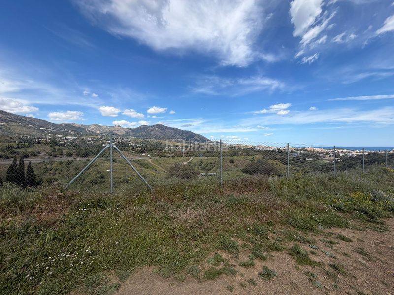 Foto f55c05c7-1cdc-45d6-8789-258a15e1413f. Finca rústica en Mijas 6 parcela rústica con casa de aperos, a tan solo minutos del centro de la ciudad y de la playa. con amplias vistas al mar y la monta en Mijas