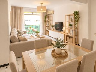 Apartament a Calle de la estación 6. Amplio apartamento semireformado en el corazón de fuengirola