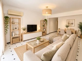 Appartement à Calle de la estación 6. Amplio apartamento semireformado en el corazón de fuengirola