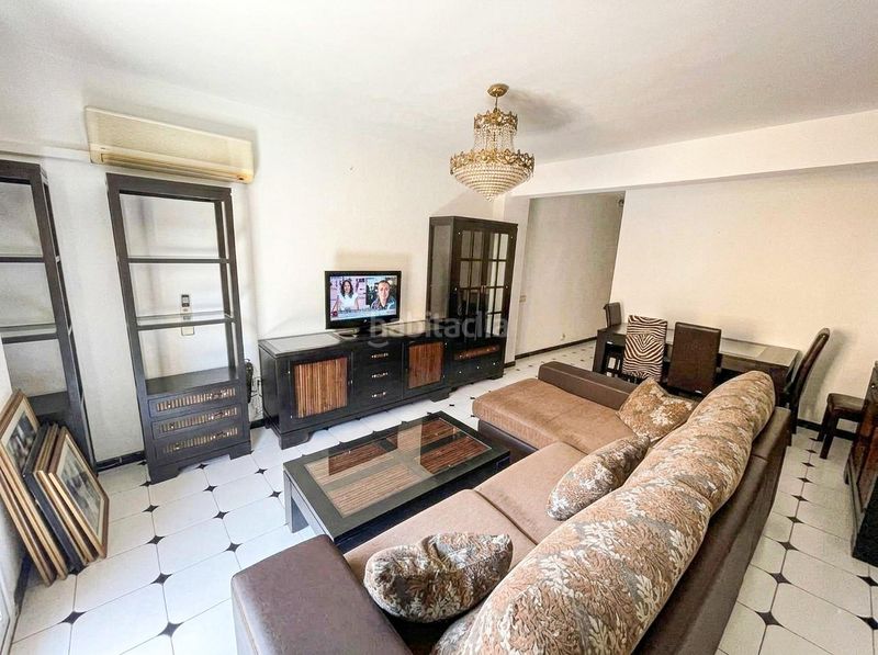 Foto 61e16b96-eb62-4d9b-9bdd-2f1b9c5ffef1. Apartamento en calle de la estación 6 amplio apartamento semireformado en el corazón por 390,000 en Fuengirola