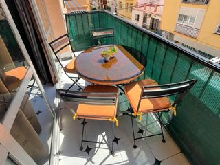 Piccolo appartamento in Calle de la estación 6. Amplio apartamento semireformado en el corazón de fuengirola por