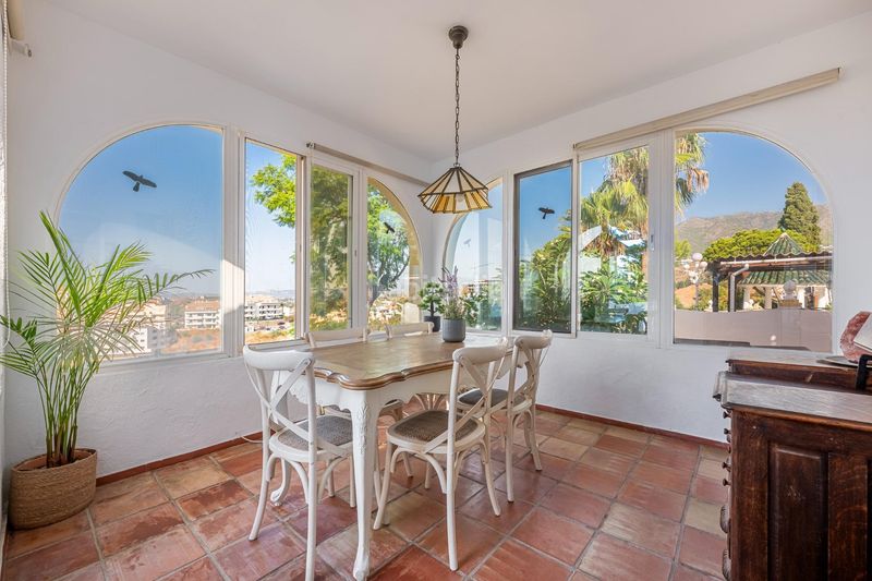 Foto 120aa0c3-7bf8-4ee2-b125-dbfd39a44bf5. Chalet villa con gran parcela y potencial de desarrollo en Fuengirola