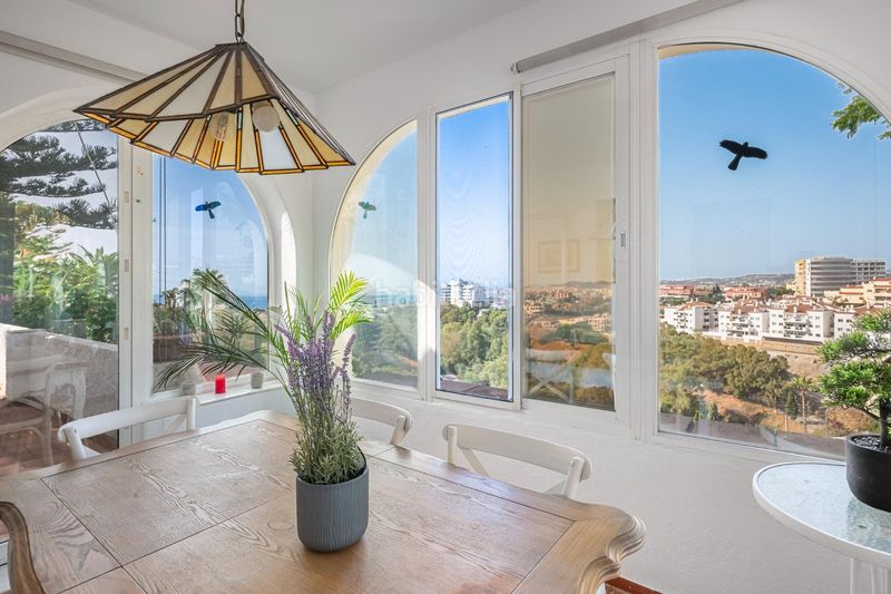 Foto 4d6cf436-9848-4856-9141-e5ffca9f83c5. Chalet villa con gran parcela y potencial de desarrollo en Fuengirola