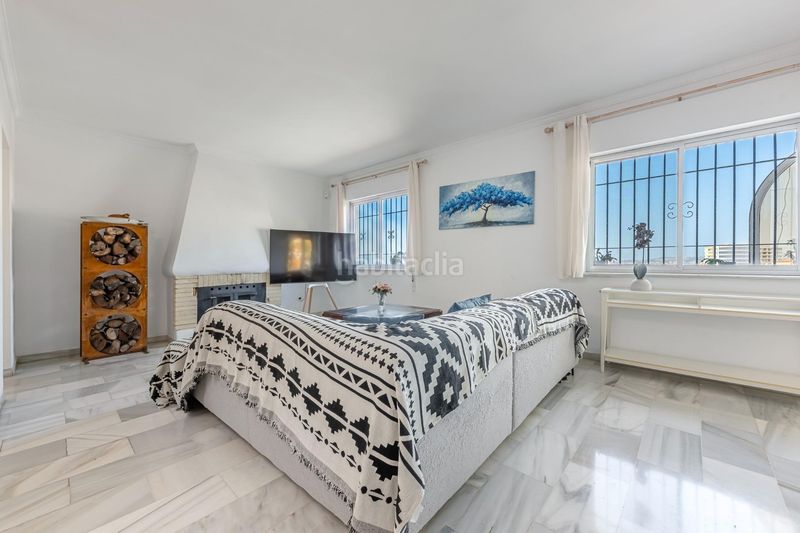 Foto 7aa9f0bc-df2b-4986-a42a-4bfe12454a34. Chalet villa con gran parcela y potencial de desarrollo en Fuengirola