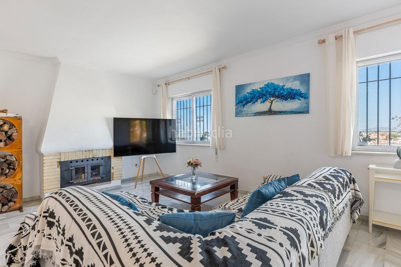 Foto a8df72cd-6cba-4629-8550-408e95539641. Chalet villa con gran parcela y potencial de desarrollo en Fuengirola