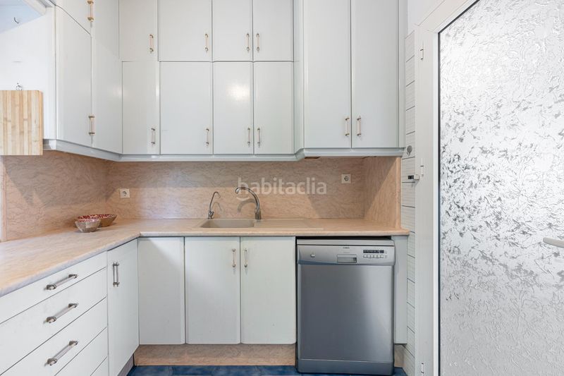 Foto c143a636-cfd6-4f39-a352-73b8d240604c. Chalet villa con gran parcela y potencial de desarrollo en Fuengirola