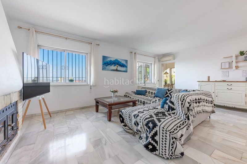 Foto c71e0e8b-b338-4211-89a8-80d761323807. Chalet villa con gran parcela y potencial de desarrollo en Fuengirola