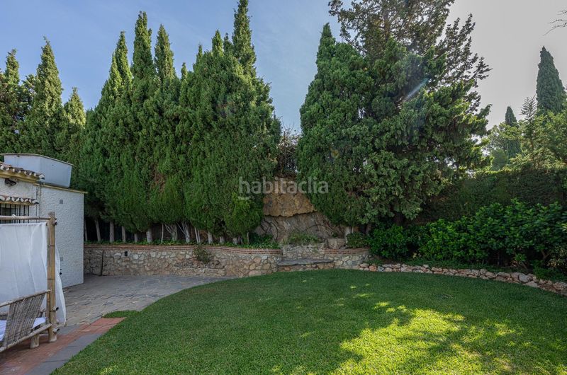 Foto e77164f3-f025-4be4-92a5-8b062fccc190. Chalet villa con gran parcela y potencial de desarrollo en Fuengirola