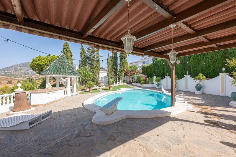 Foto fa44a749-45ad-4b96-a721-e3e5cca3ae03. Chalet villa con gran parcela y potencial de desarrollo en Fuengirola