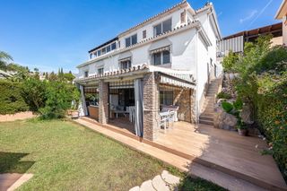 Casa aparellada  Azor del coto. Elegancia, amplitud y luz el hogar familiar que lo tiene todo en