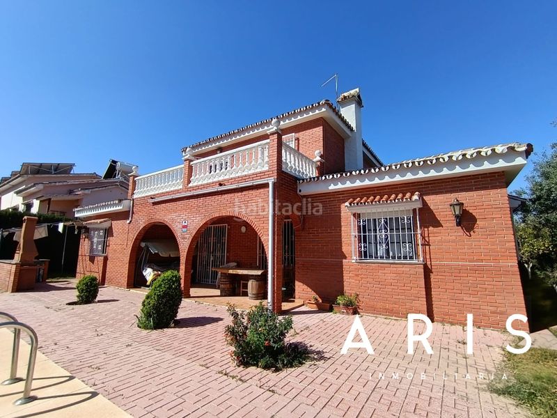 Foto 221ae256-18ba-46d8-85e2-a742a3dda5c6. Xalet amb xemeneia calefacció aparcament piscina a Alhaurín de la Torre