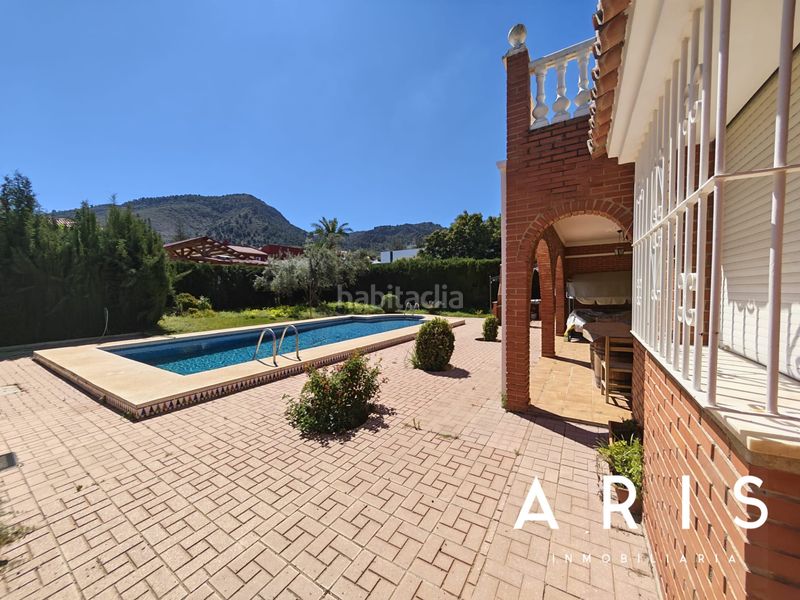 Foto a5520cb3-aebe-4e22-87c7-7d0d1216e179. Xalet amb xemeneia calefacció aparcament piscina a Alhaurín de la Torre