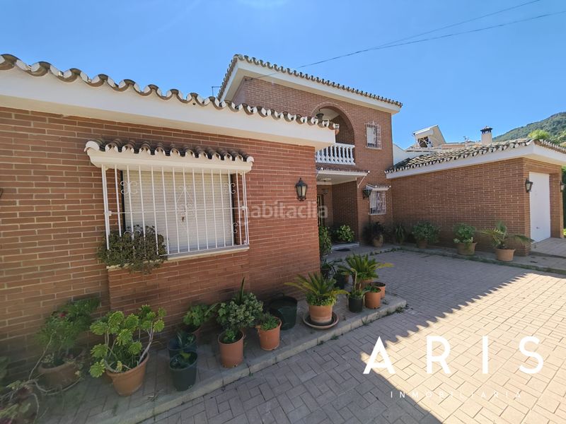 Foto bad25084-1a2e-407d-8969-3ff1421b1190. Xalet amb xemeneia calefacció aparcament piscina a Alhaurín de la Torre
