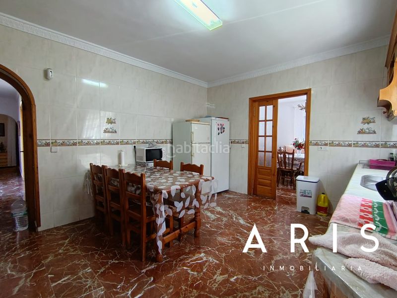Foto e94d3c7e-4360-43a8-b05f-a21c3a27152a. Xalet amb xemeneia calefacció aparcament piscina a Alhaurín de la Torre