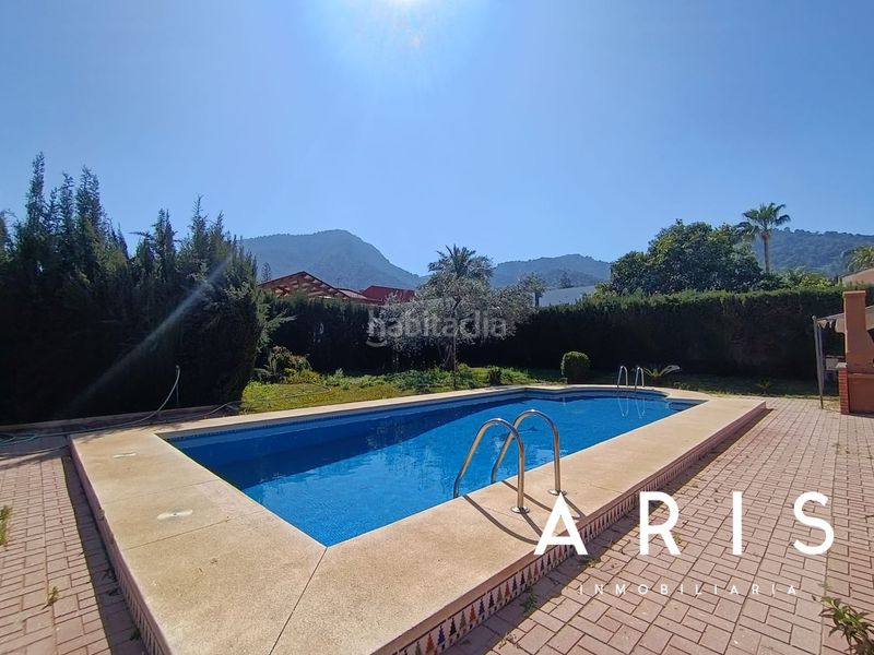 Foto ffb6ffe6-77de-418b-8b45-ca31d374dff4. Xalet amb xemeneia calefacció aparcament piscina a Alhaurín de la Torre
