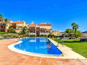 Foto a21a45e6-d761-4379-9f02-6fb68c487ff3. Àtic amb piscina a Alquería-Torrealquería Alhaurín de la Torre