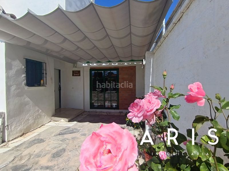 Foto ca8cc334-ffda-4202-8845-b77867a69435. Xalet amb xemeneia calefacció aparcament piscina a Coín