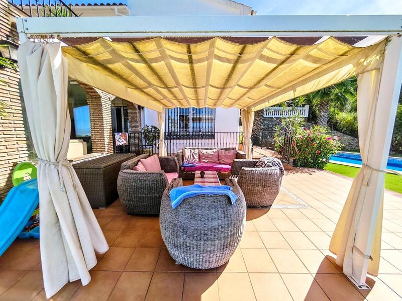 Foto d20bb908-e2c7-4360-953f-f5b255762754. Xalet amb xemeneia aparcament piscina a Jardines de Alhaurín-Huerta Alta-Fuensanguínea Alhaurín de la Torre