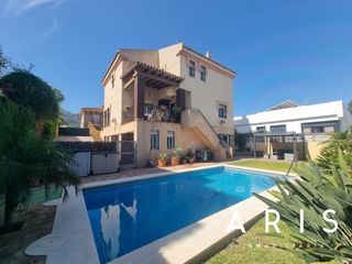 Xalet a Capellanía - Retamar. Casa o chalet independiente en venta en capellanía - retamar