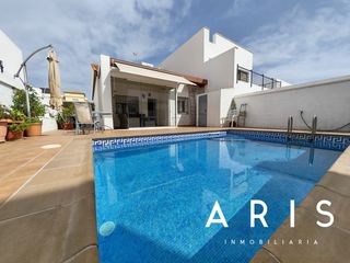 Casa aparellada a Capellanía - Retamar. Chalet pareado en venta en capellanía - retamar