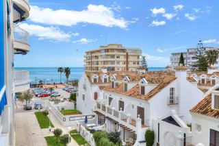 Pis  Calle alberto morgenstern. 2 lnea de playa - terraza con vistas al mar - piscina comunita