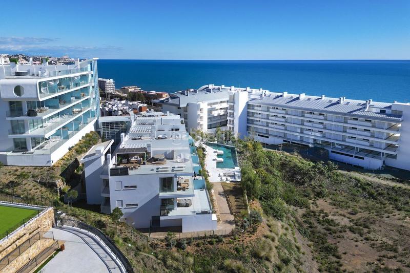 Foto 7146ea86-e189-432d-8d1e-3aca6386bdd7. Àtic amb aparcament piscina a Las Gaviotas - Carvajal Fuengirola