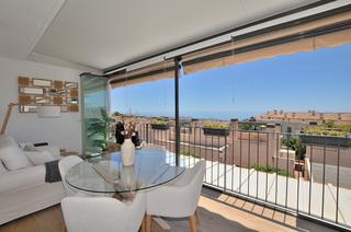 Pis  Calle aneto. Espectacular piso reformado con gran terraza y vistas al mar en