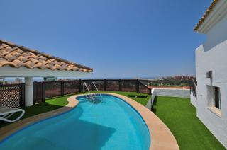 Àtic  Calle acebo. Ático exclusivo con piscina privada y vistas al mar