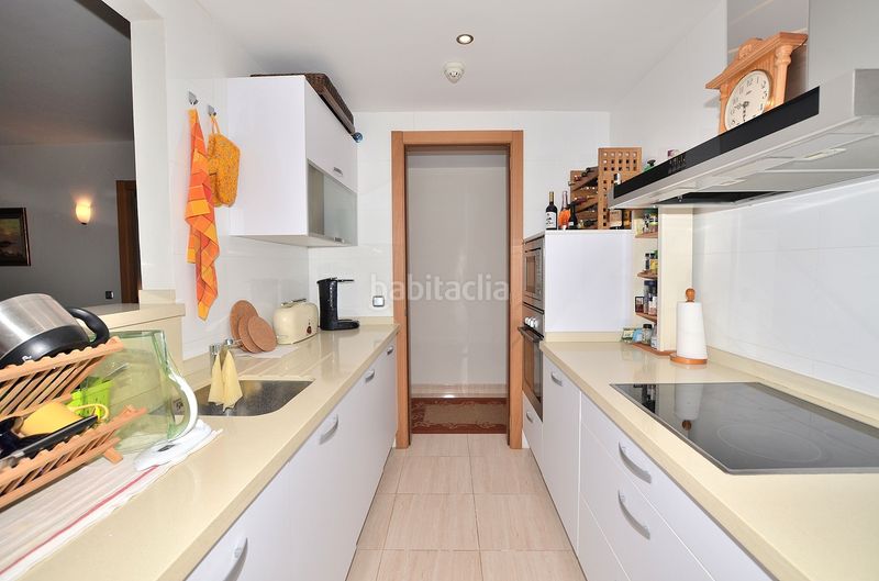 Foto 044d9552-e659-46fa-b69c-c9802b3a9ac3. Piso amplia terraza de 38 m2 - piso de esquina - garaje cerrado para 2 coches en Benalmádena