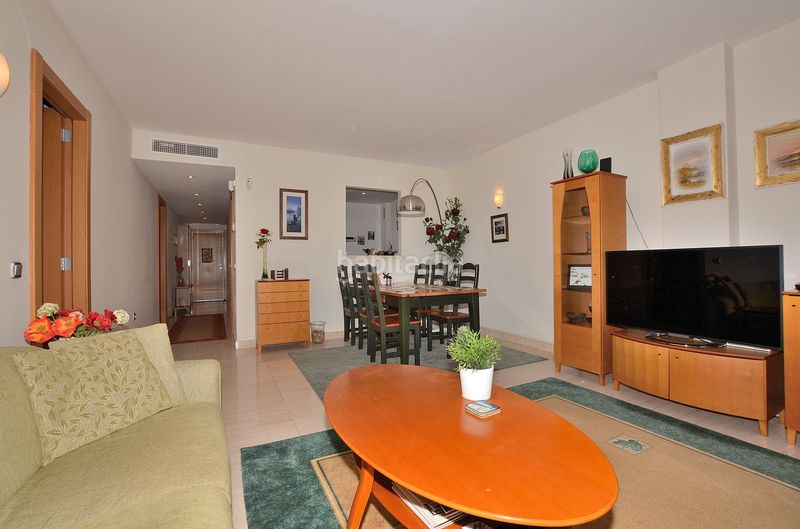 Foto 5cebe97d-43d9-49d5-baea-910845caa5c4. Piso amplia terraza de 38 m2 - piso de esquina - garaje cerrado para 2 coches en Benalmádena