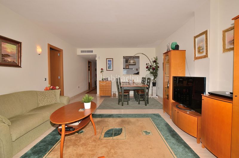 Foto e032a219-a50e-4908-9f61-e7d45f046ce7. Piso amplia terraza de 38 m2 - piso de esquina - garaje cerrado para 2 coches en Benalmádena