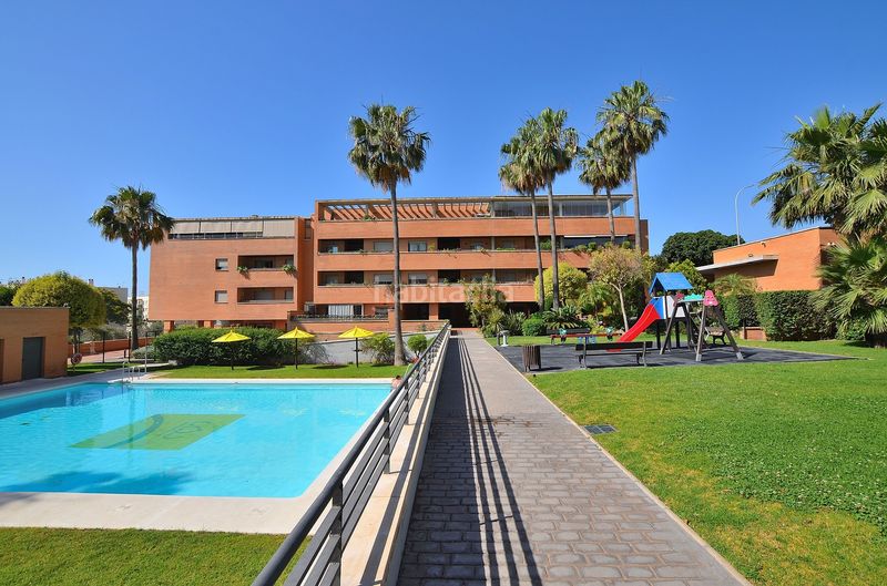 Foto 6800881d-167b-4030-8594-7e73af57a370. Pis amb aparcament piscina a El Pinillo Torremolinos