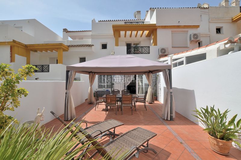 Foto ca5ac2f1-3a6f-4c7e-ba52-2eedaad19cae. Casa adossada amb aparcament piscina a Arroyo de la Miel Benalmádena