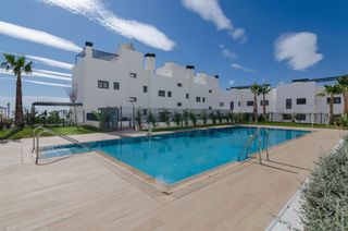 Àtic  Avenida rocas blancas. Ático con bonitas vistas al mar - gran solario - 2 plazas de apa