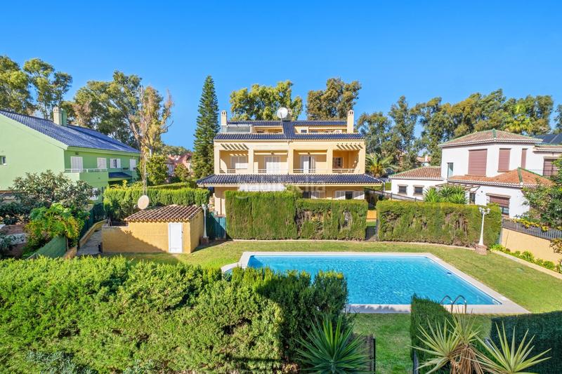 Foto 05751bc4-9faa-4c07-8a07-9519e5f55d4c. Maison jumelée avec chauffage parking piscine dans Guadalmar Málaga