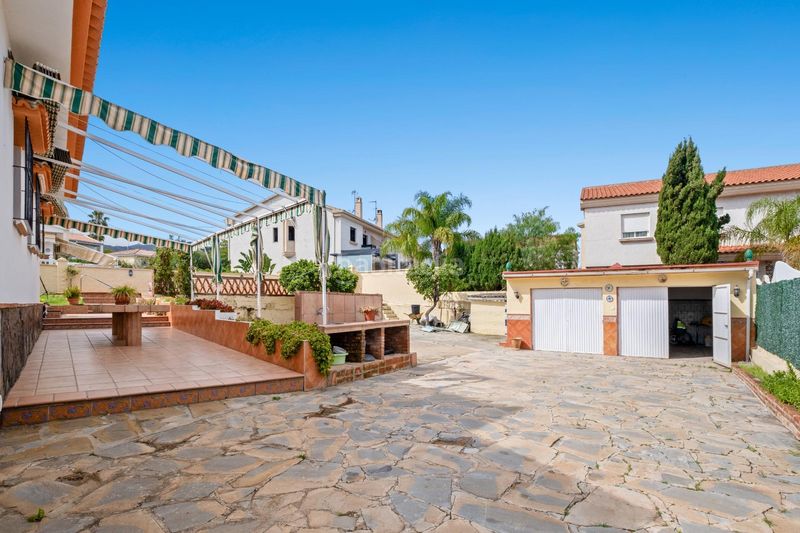 Foto 1de33d34-9033-42d6-9e89-4c4764a4f3ed. Xalet amb aparcament piscina a Manantiales - Lagar - Cortijo Alhaurín de la Torre