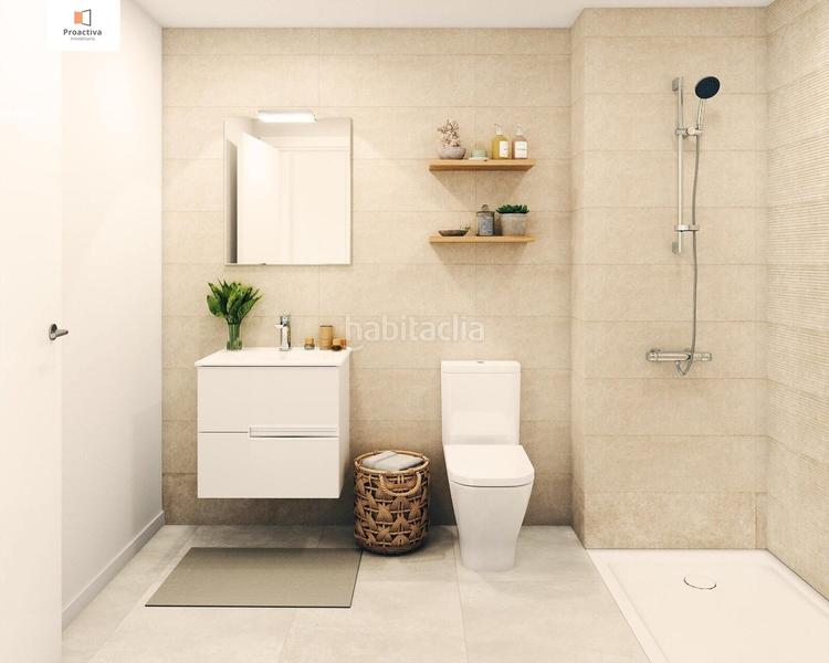 Foto 1a3d1f5d-42f3-4723-a2bc-b378c6799f65. Planta baja exclusiva promoción de innovador diseño en el paseo marítimo de Los Álamos en Torremolinos