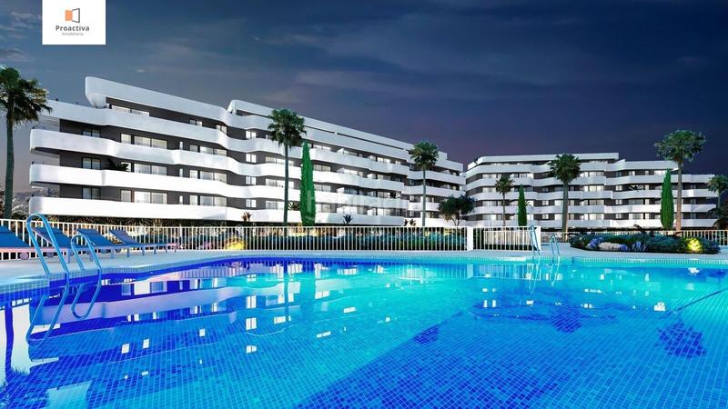 Foto 6d3390ff-3055-4b16-bc78-662f7877ae3f. Planta baja exclusiva promoción de innovador diseño en el paseo marítimo de Los Álamos en Torremolinos