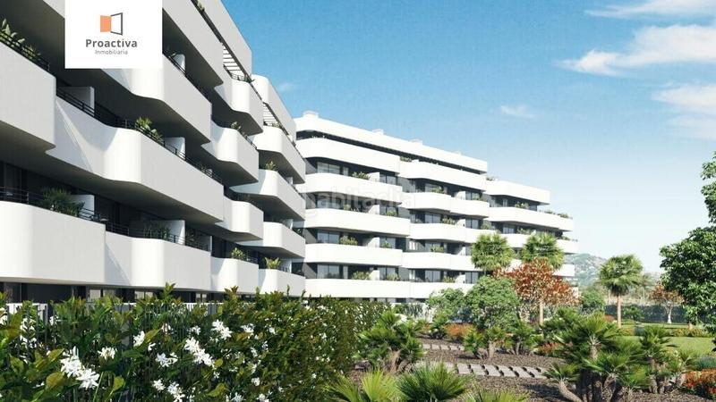 Foto d357fe46-242d-4a0b-9c0c-d988b94d963e. Planta baja exclusiva promoción de innovador diseño en el paseo marítimo de Los Álamos en Torremolinos