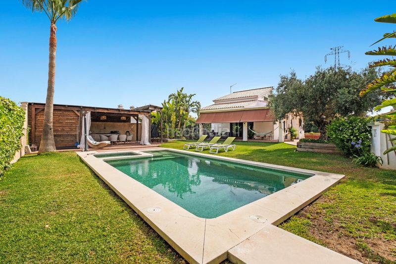 Foto 9d21ca97-9d8b-47de-933e-6d36bc9c9cec. Xalet amb aparcament piscina a Pinos de Alhaurín Alhaurín de la Torre