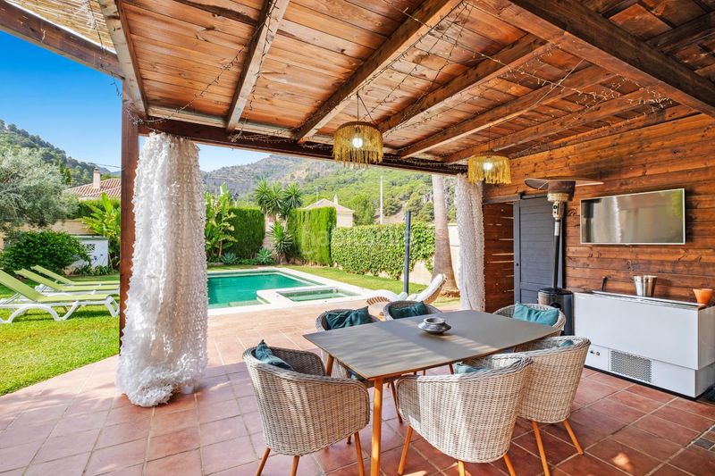 Foto bfd21d06-b330-4496-8b63-57abd6b1266f. Xalet amb aparcament piscina a Pinos de Alhaurín Alhaurín de la Torre