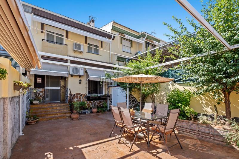 Foto 3c3e1952-d236-4cc0-b96b-41cc24bbf61c. Reihenhaus mit heizung parking pool in Capellanía - Retamar Alhaurín de la Torre