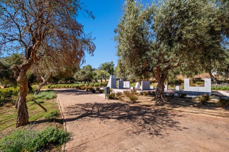 Foto 3d9c3395-05c4-4b95-86d8-c82339f60070. Reihenhaus mit heizung parking pool in Capellanía - Retamar Alhaurín de la Torre