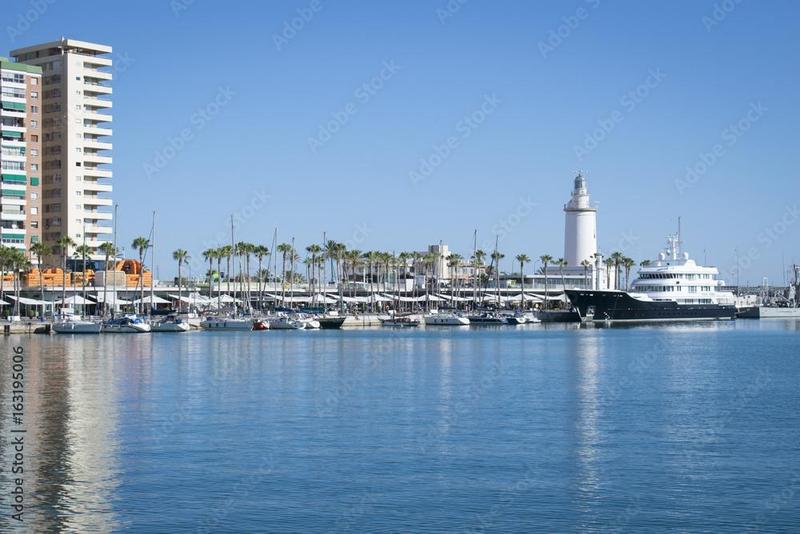 Foto dc27725f-8037-4012-a5f2-2228c92ecf24. Piso  exclusivo en el soho con vistas al mar y acceso directo al futuro puerto deportivo ! en Málaga